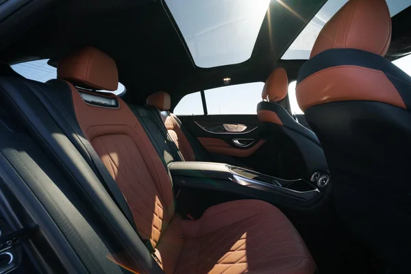 Mercedes-AMG GT (2023) — foto 28 van 48