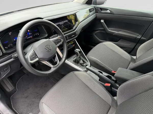 VOLKSWAGEN Polo (2025) — foto 3 van 17