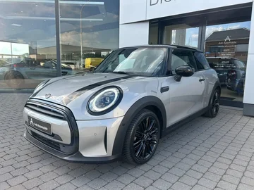 Mini Cooper c3b72382-e974-4c78-be85-b7ee8da627e1