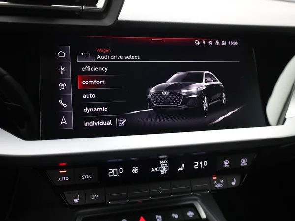 AUDI A3 Sportback (2025) — foto 15 van 23