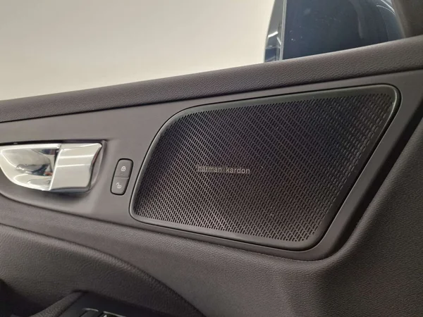 Volvo V60 (2022) — foto 2 van 17