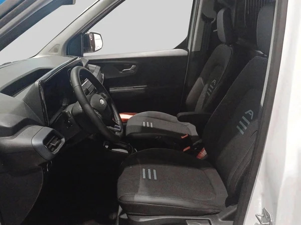 Ford Transit Courier (2026) — foto 3 van 14