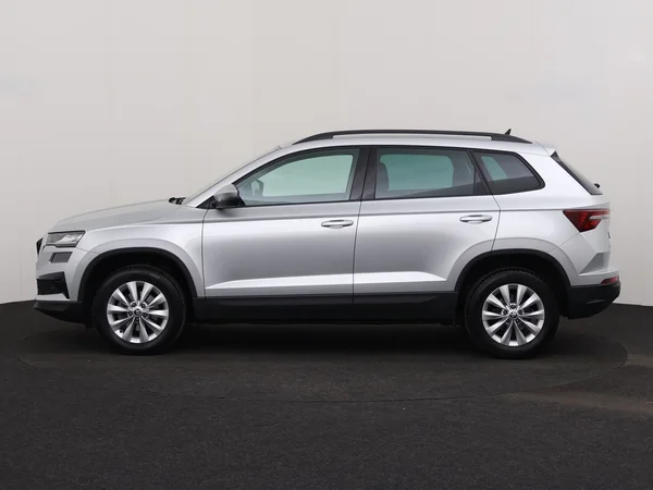 SKODA Karoq (2023) — foto 12 van 27
