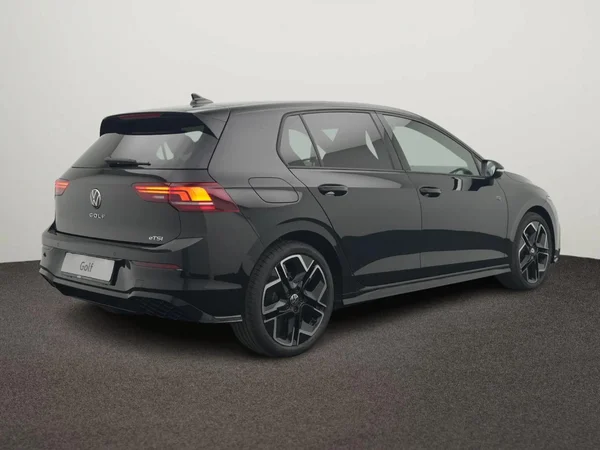VOLKSWAGEN Golf VIII (2026) — foto 3 van 10
