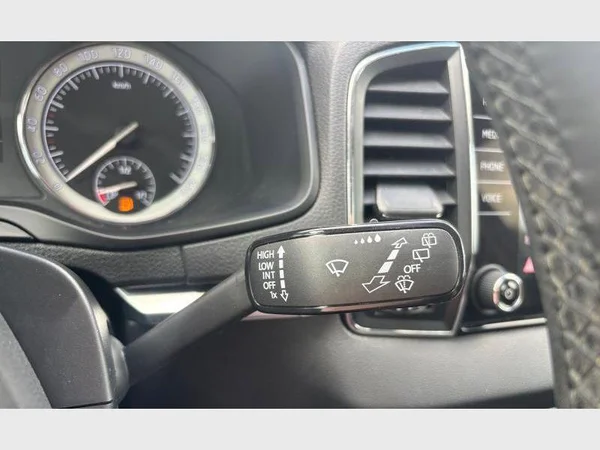 Skoda Karoq (2020) — foto 8 van 27