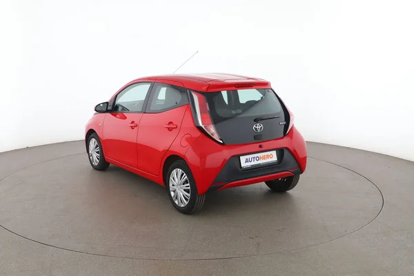 Toyota Aygo (2016) — foto 10 van 16