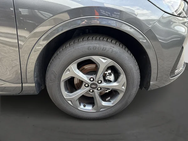 Ford Kuga (2025) — foto 18 van 20