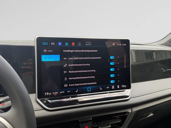VOLKSWAGEN Tiguan (2026) — foto 10 van 24