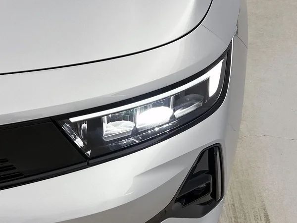 Opel Astra (2024) — foto 3 van 27