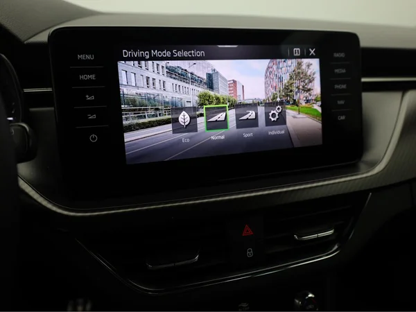 SKODA Kamiq (2022) — foto 4 van 22