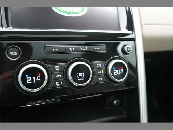 LAND ROVER Discovery Dsl (2019) — foto 16 van 31
