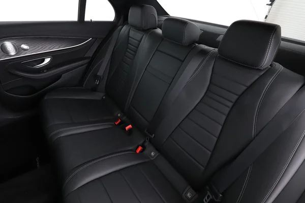 Mercedes-Benz E-Klasse (2019) — foto 5 van 16