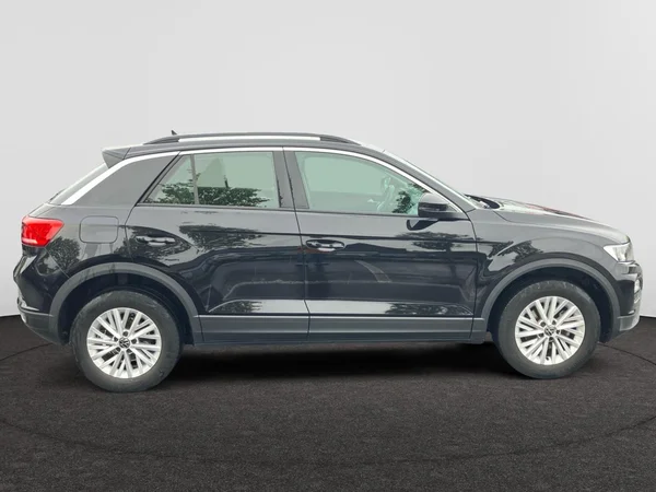 VOLKSWAGEN T-Roc (2021) — foto 17 van 21