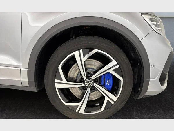 Volkswagen T-Roc R (2023) — foto 22 van 23