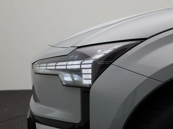 Volvo EX30 (2024) — foto 5 van 40