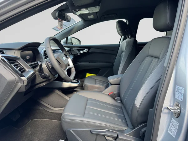 AUDI Q4 Sportback e-tron (2024) — foto 5 van 25