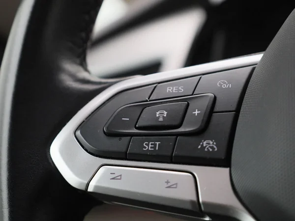 Volkswagen Multivan (2024) — foto 17 van 50