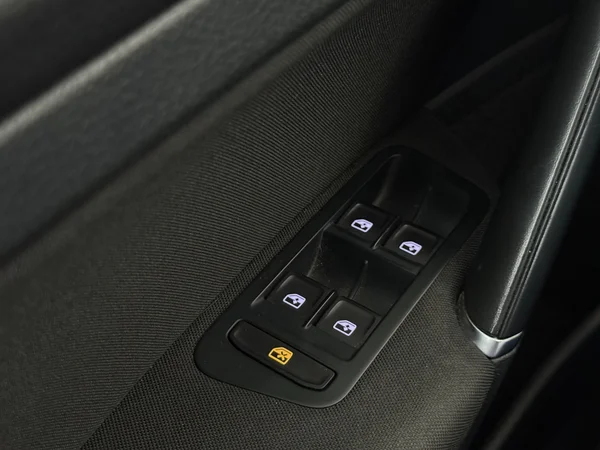 VOLKSWAGEN Golf (2018) — foto 20 van 27