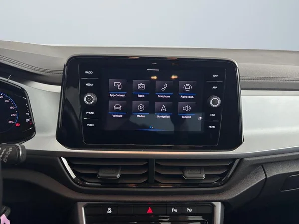 VOLKSWAGEN T-Roc (2023) — foto 10 van 25