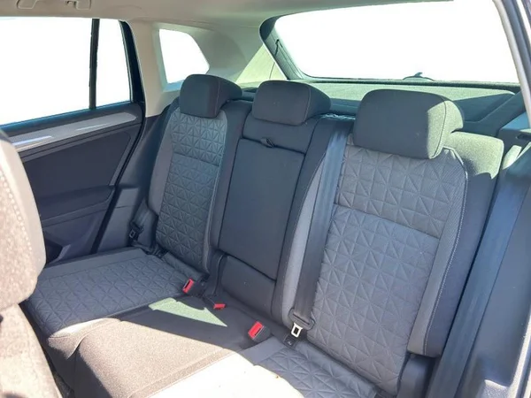 VOLKSWAGEN Tiguan (2023) — foto 4 van 31
