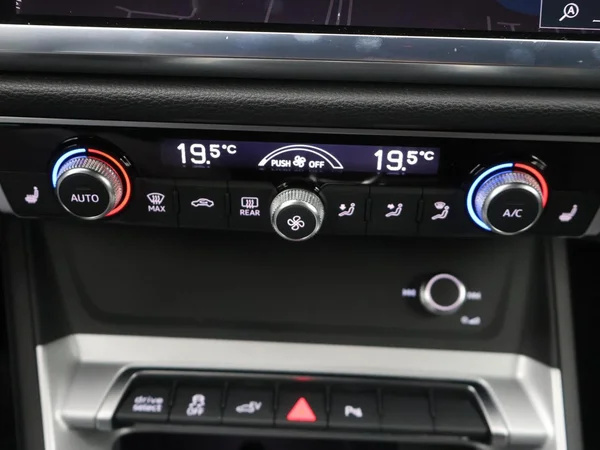 AUDI Q3 Sportback PHEV (2024) — foto 27 van 29