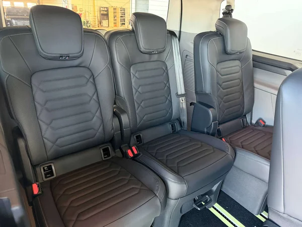 Ford Tourneo Custom — foto 20 van 21