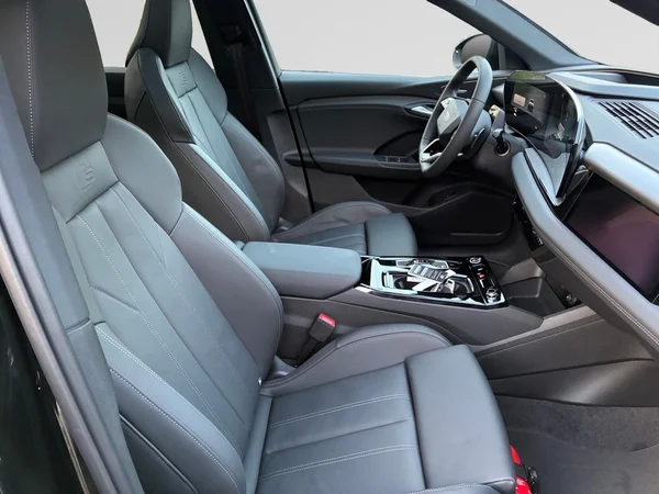AUDI Q6 e-tron (2026) — foto 16 van 16