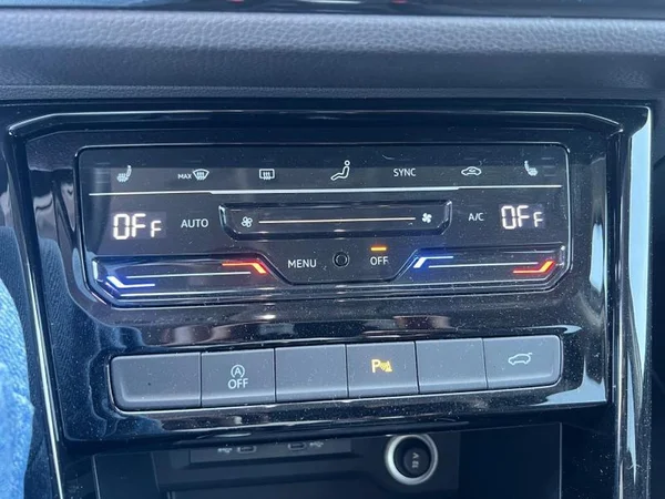 VOLKSWAGEN Touran Dsl (2024) — foto 18 van 26