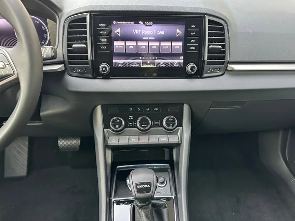 SKODA Karoq (2025) — foto 2 van 20