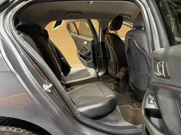 Bmw 118 (2020) — foto 8 van 22