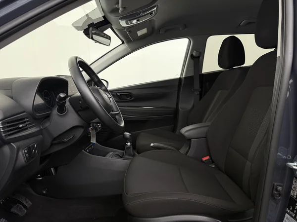 HYUNDAI i20 (2025) — foto 2 van 27