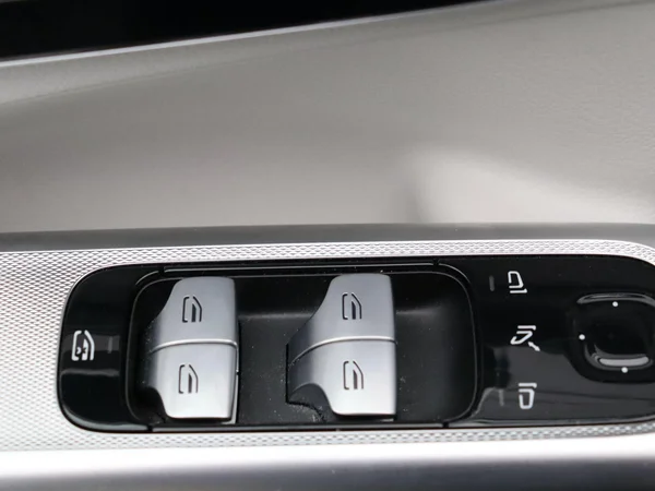 Mercedes-Benz EQE (2024) — foto 2 van 35