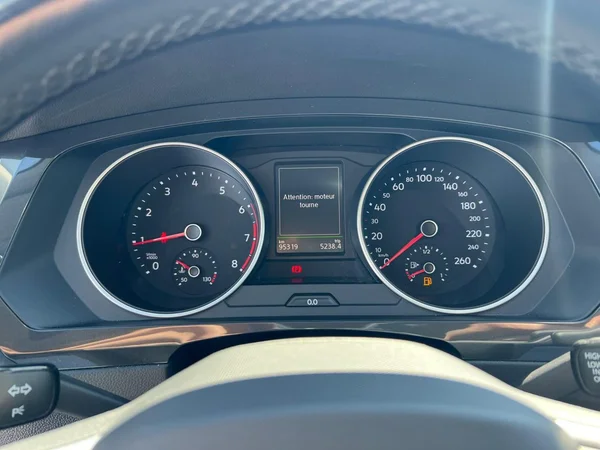 VOLKSWAGEN Tiguan (2022) — foto 17 van 18