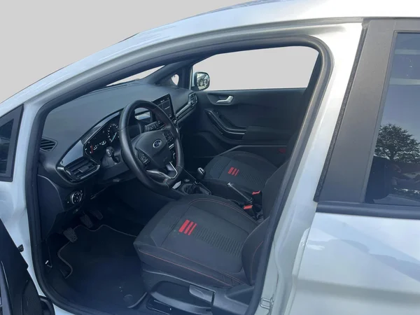 Ford Fiesta (2022) — foto 19 van 20