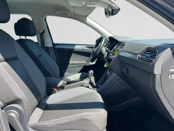 VOLKSWAGEN Tiguan (2022) — foto 3 van 18