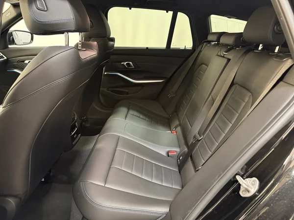 BMW 330 (2025) — foto 20 van 30