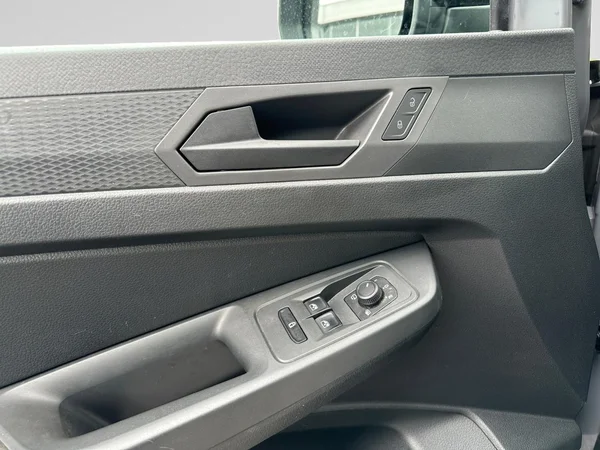 VOLKSWAGEN Caddy Maxi (2024) — foto 6 van 17