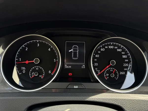 VOLKSWAGEN Golf VII Dsl (2017) — foto 2 van 13