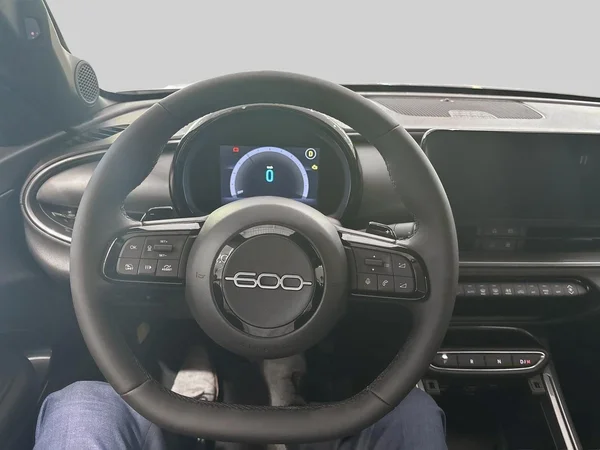 Fiat 600 (2026) — foto 2 van 15