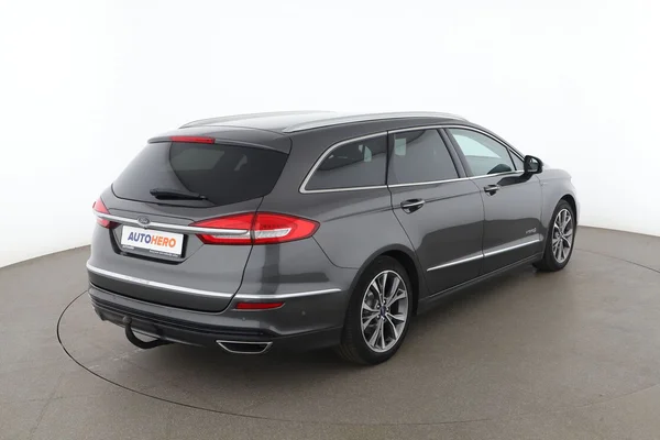 Ford Mondeo (2019) — foto 12 van 16