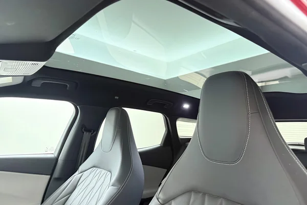 Ford E-Explorer (2024) — foto 6 van 41