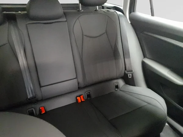 SKODA Superb Combi (2025) — foto 10 van 23