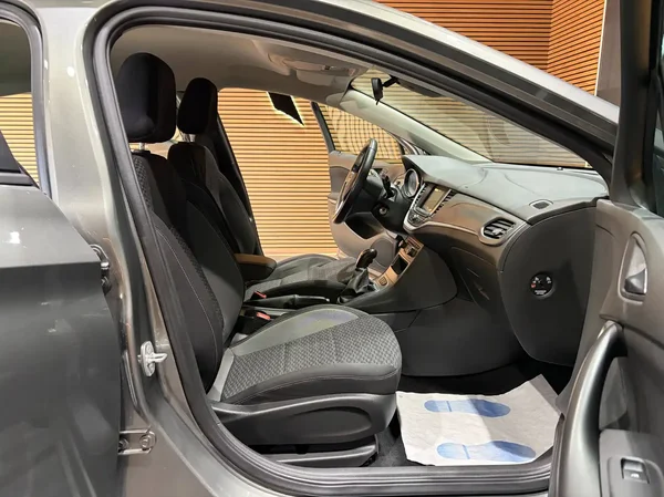 Opel Astra (2021) — foto 8 van 23