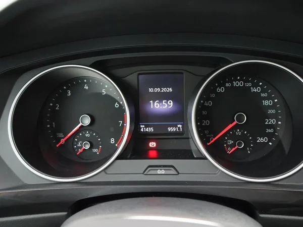 VOLKSWAGEN Tiguan (2024) — foto 7 van 28