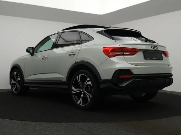 AUDI Q3 Sportback (2020) — foto 12 van 25