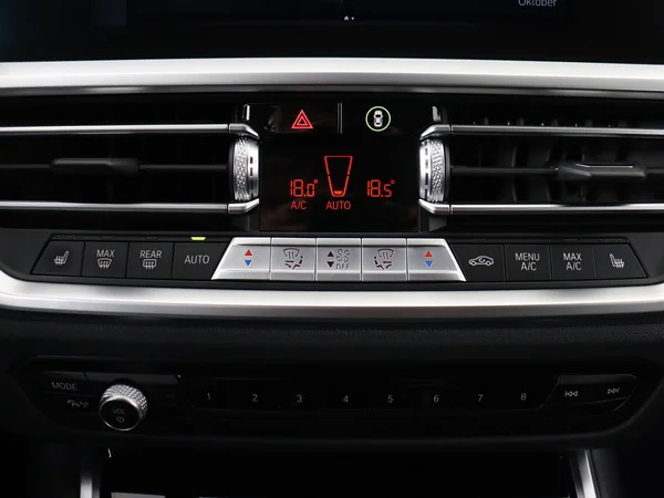 BMW 320 (2021) — foto 16 van 30