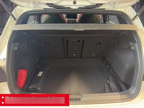 Volkswagen Golf VIII GTI (2024) — foto 4 van 12