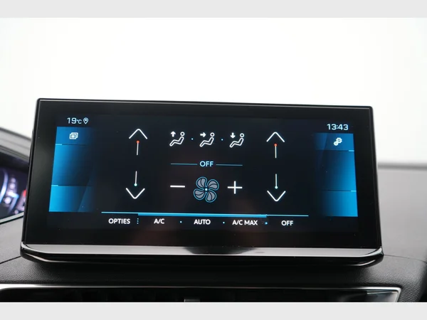 PEUGEOT 3008 (2022) — foto 9 van 28