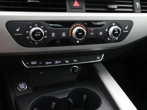AUDI A4 Avant (2022) — foto 6 van 25