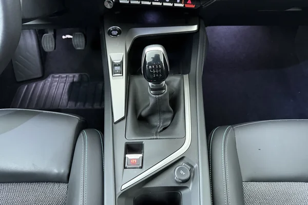 Peugeot 308 SW (2024) — foto 4 van 21
